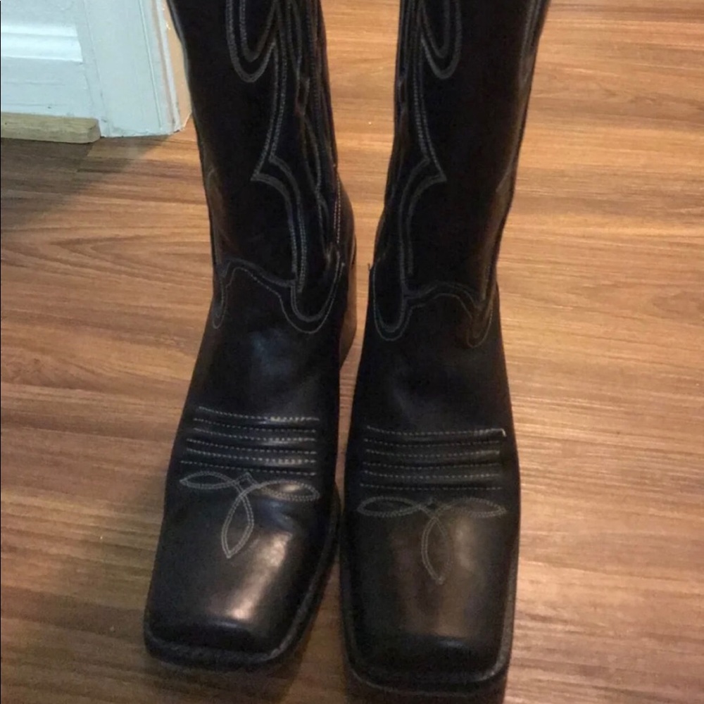 GUESS cowgirl boots size 7.5